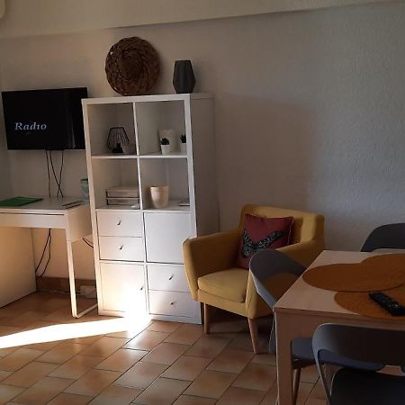appartement climatisé avec terrasse au coeur de Nyons Exterior foto